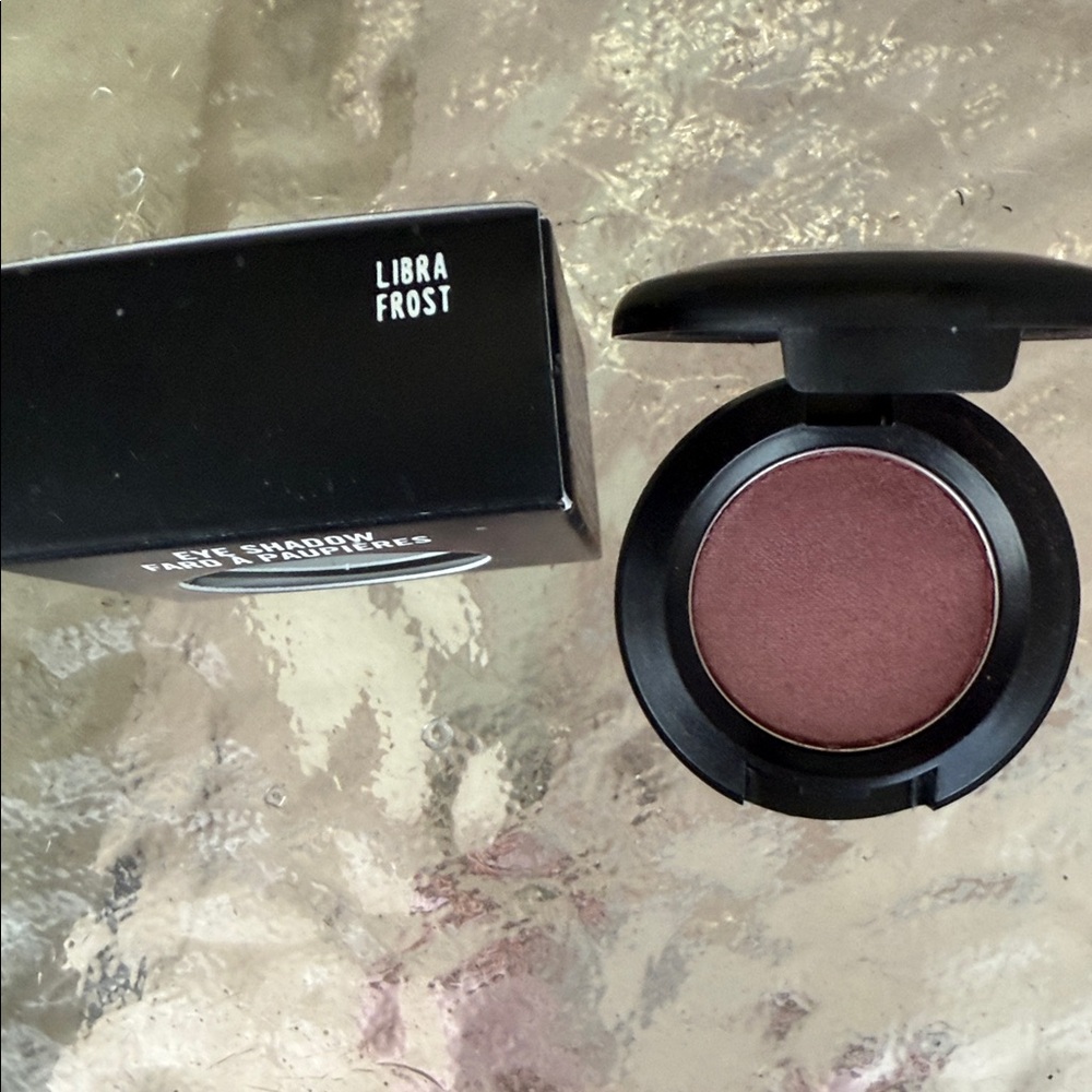 MAC Cosmetics Eyeshadow - Frosty Plum - Picture 1 of 2